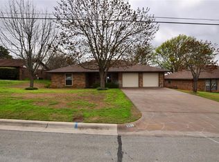 1136 Jameson St, Weatherford, TX 76086