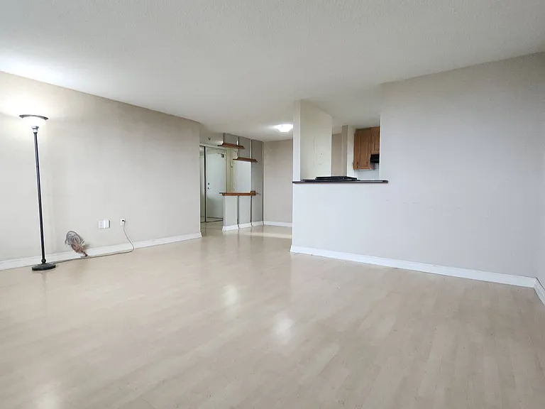 6720 Glen Erin Dr #913 — Photo 3