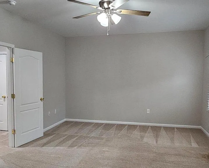 311 Prestwick Ln — Photo 9