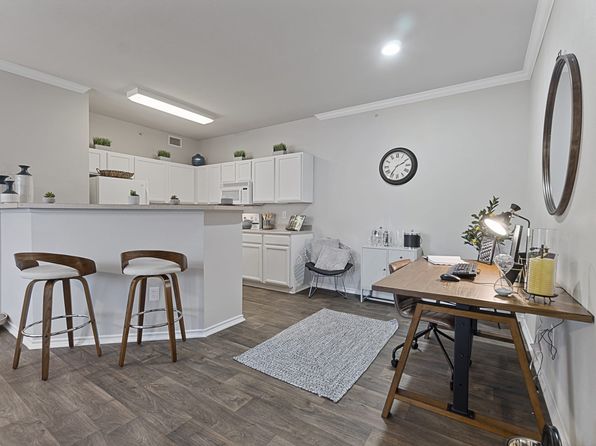 500 S Interstate Highway 35 E APT 715