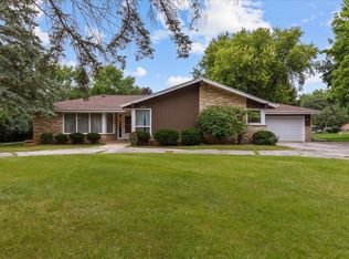 14500 Woodridge Cir, Brookfield, WI 53005