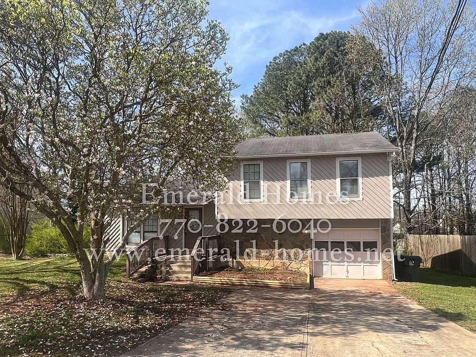 1st image of 938 Country Oaks Ct