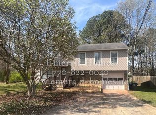 938 Country Oaks Ct, Lawrenceville, GA 30044