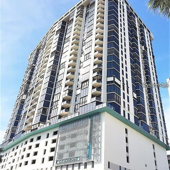 1 Beach Dr SE #1309 — Photo 1