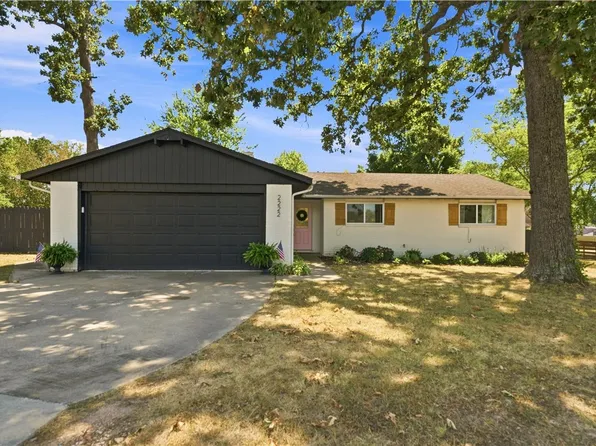 2222 W Perry Rd, Rogers, AR 72758