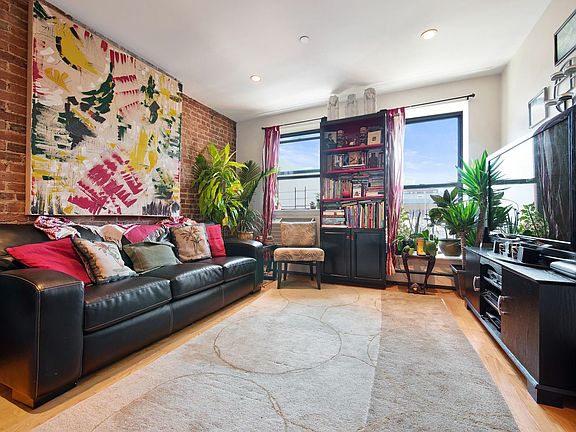 2nd image of 307 W 126th St APT 4A