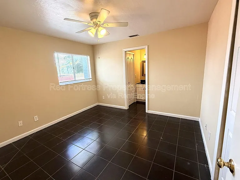 4114 Skyline Blvd #B — Photo 6