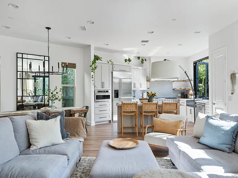 669 Calypso Pl — Photo 4