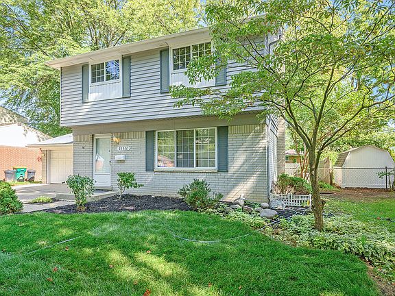 3rd image of 22926 Glenmoor Heights Dr