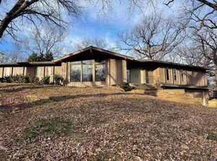101 SW Redbud Ln, Topeka, KS 66606