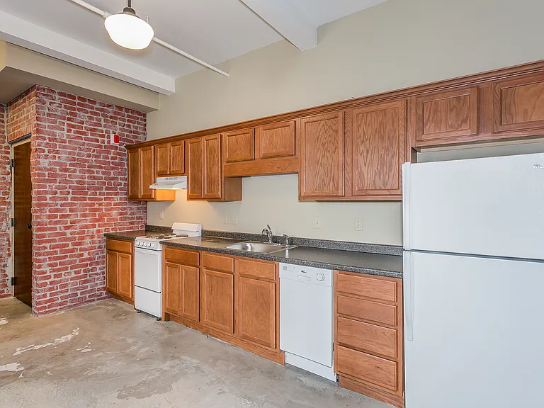 Sunnyside Apartments — Photo 5
