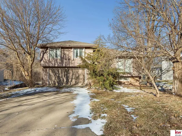 5622 N 82nd St, Omaha, NE 68134