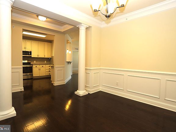 5th image of 15201 Royal Crest Dr APT 403
