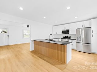 1409 Effingham Rd, Charlotte, NC 28208