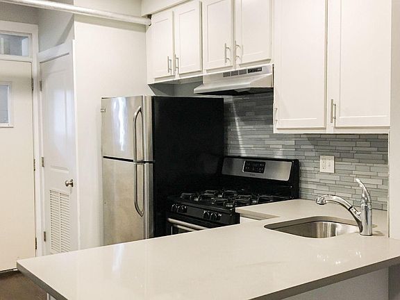 3rd image of 5158 N Leavitt St