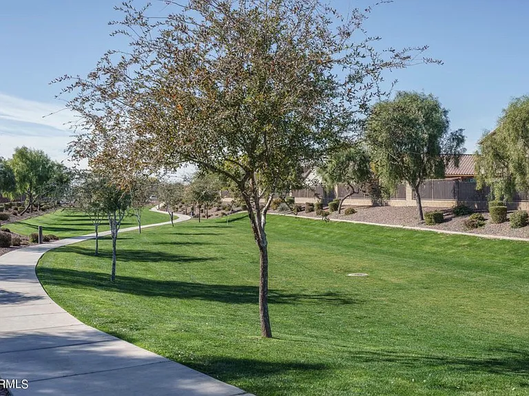6133 W Evergreen Rd — Photo 10