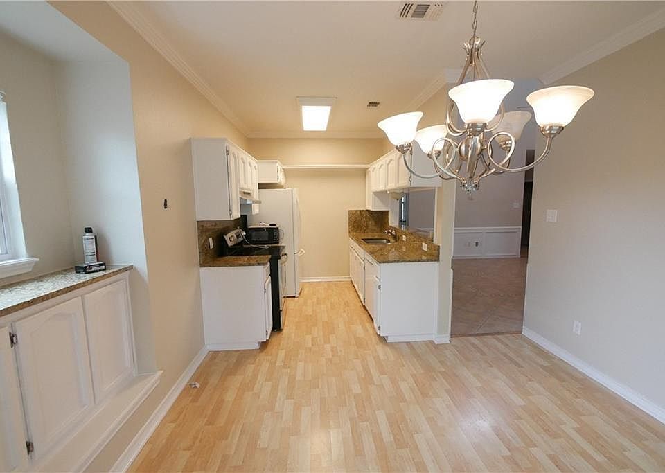 2nd image of 10522 Frontier Dr