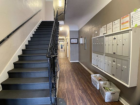3rd image of 4234 Montclair St APT 105