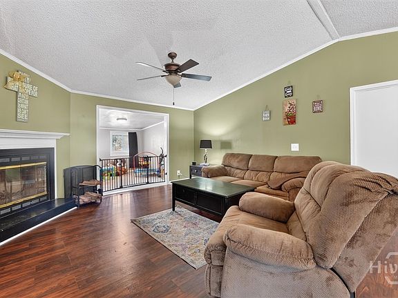 4th image of 163 Saxon Drive
