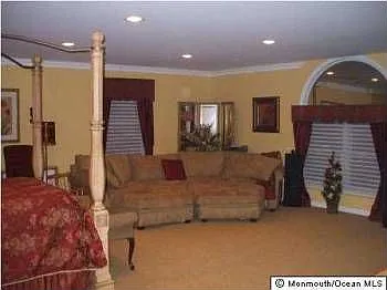 9 Mohegan Rd photo 1