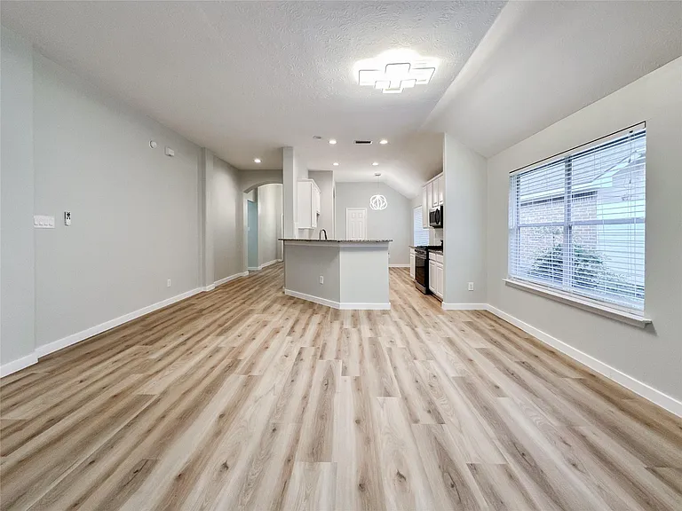 27 Auburn Path Dr — Photo 22
