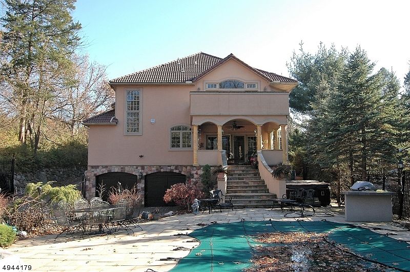 2nd image of 9 Windsor Dr