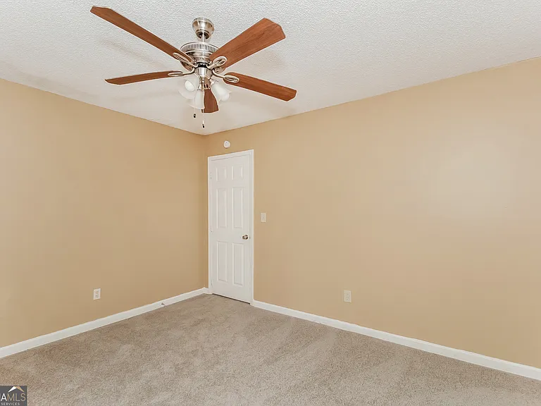 55 Jennifer Ln — Photo 7