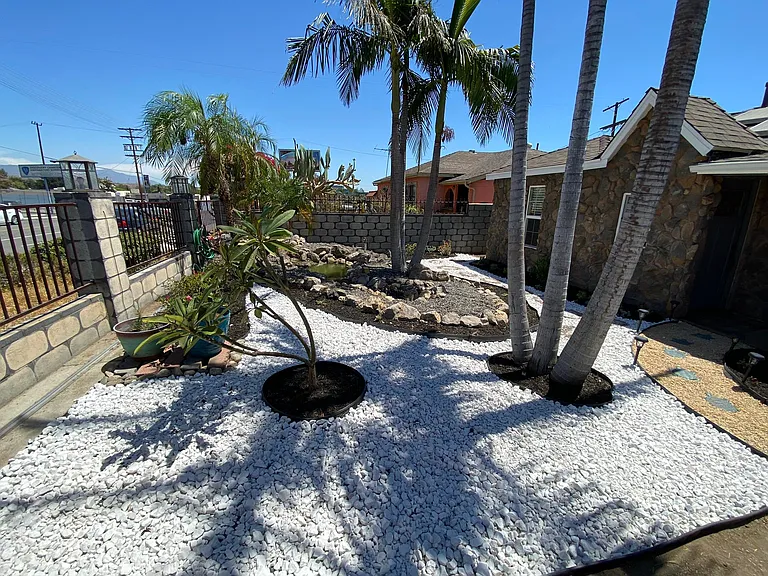 13573 Eldridge Ave — Photo 6