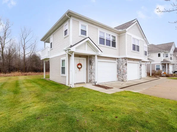 768 Fieldstone Cir W, Chelsea, MI 48118