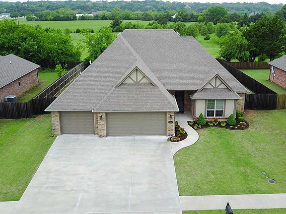 5th image of 3316 S Black Oak Dr