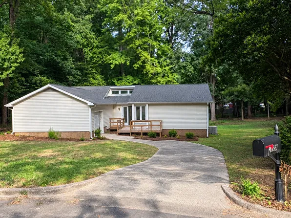 125 Red Bud Ct, Cary, NC 27513
