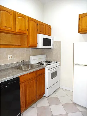 Rented by R New York | media 6