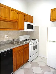 Rented by R New York