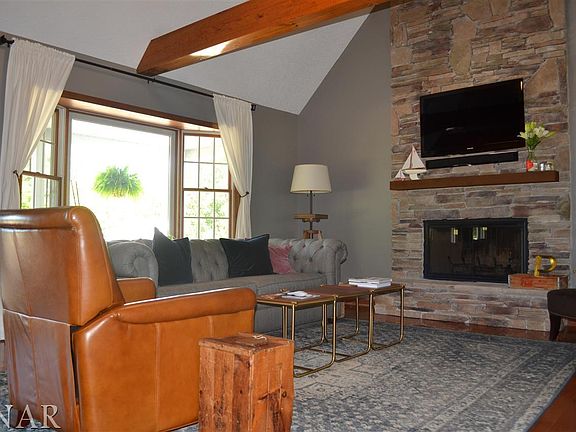 5th image of 3016 Hilltop Dr
