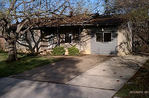2nd image of 307 Parkwood Pl