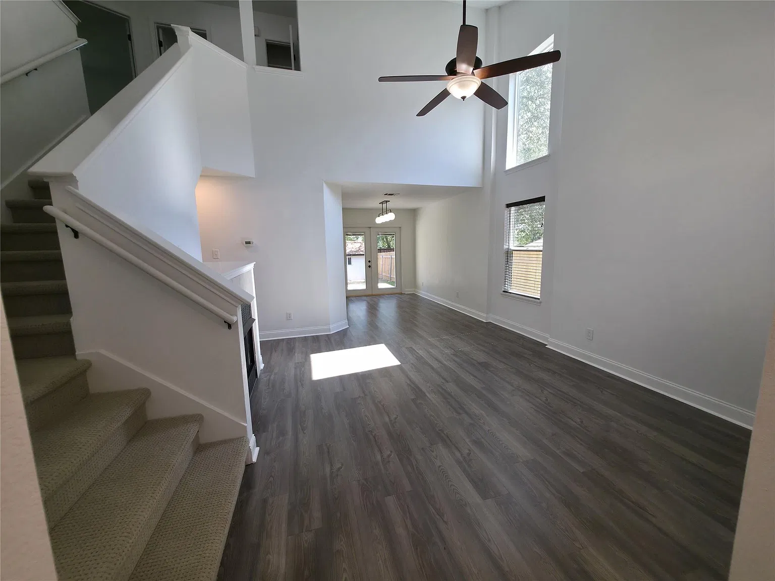 4 bed, 2.5 bath, 1466 sqft, $2,150 — Photo 3