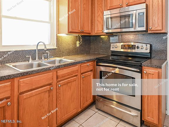 2nd image of 1849 Woodleigh Dr