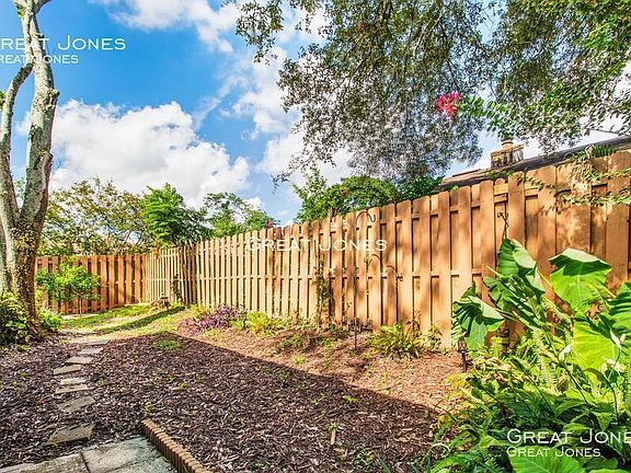 5th image of 7819 Fawn Valley Ln
