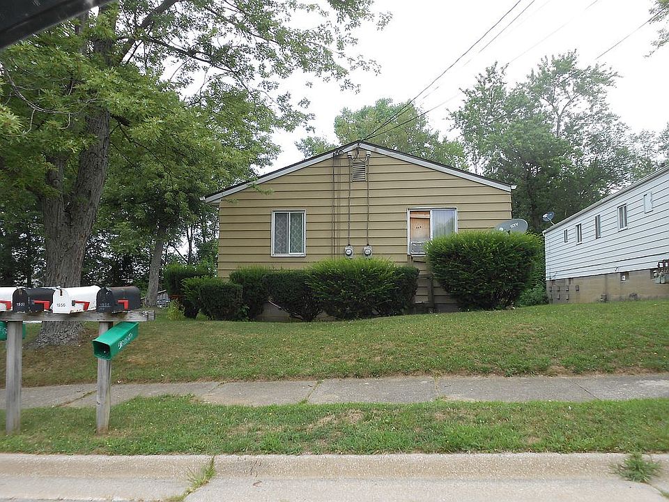 2nd image of 1555 & 1557 Scenic Way