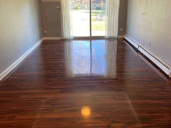 5th image of 685 Grove Dr #102