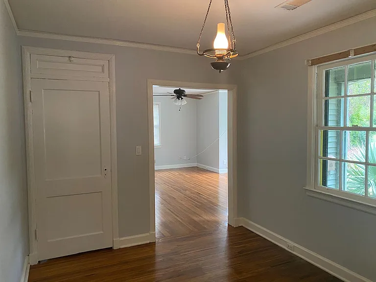 2530 Girard St — Photo 6