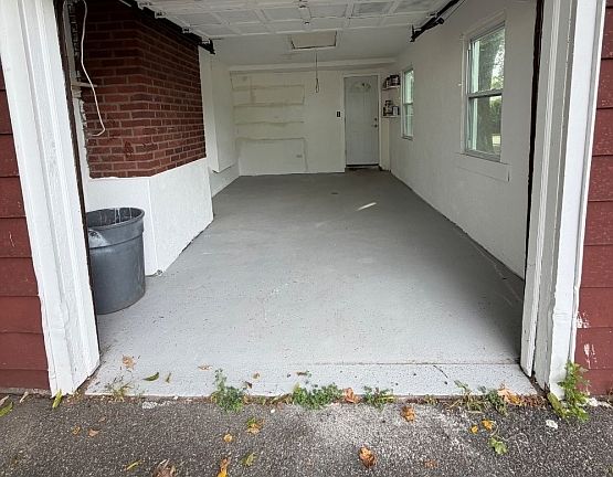 2nd image of 1016 Valley Rd