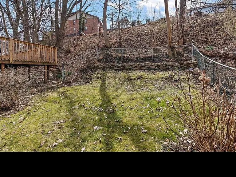 689 Shade Ave — Photo 20