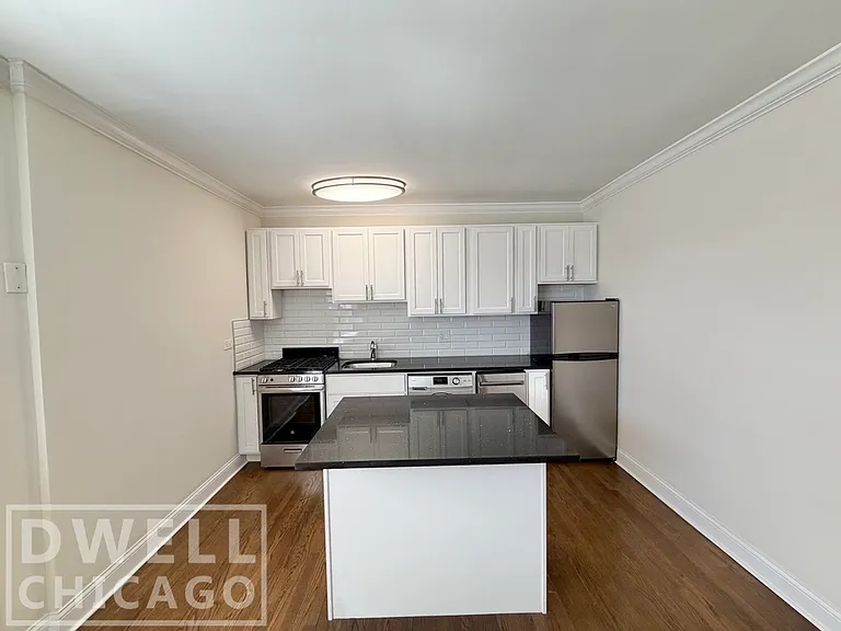 916-20 Greenbay Rd #3C — Photo 2