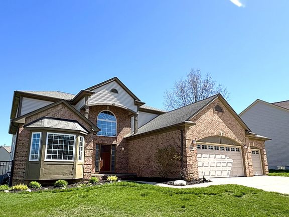2nd image of 383 Sedgewood Ln
