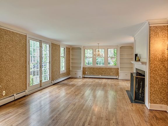 Spacious living room.