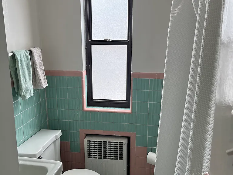 464 Grand Ave #1 — Photo 9