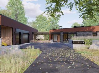 11919 Live Oak Dr, Minnetonka, MN 55305