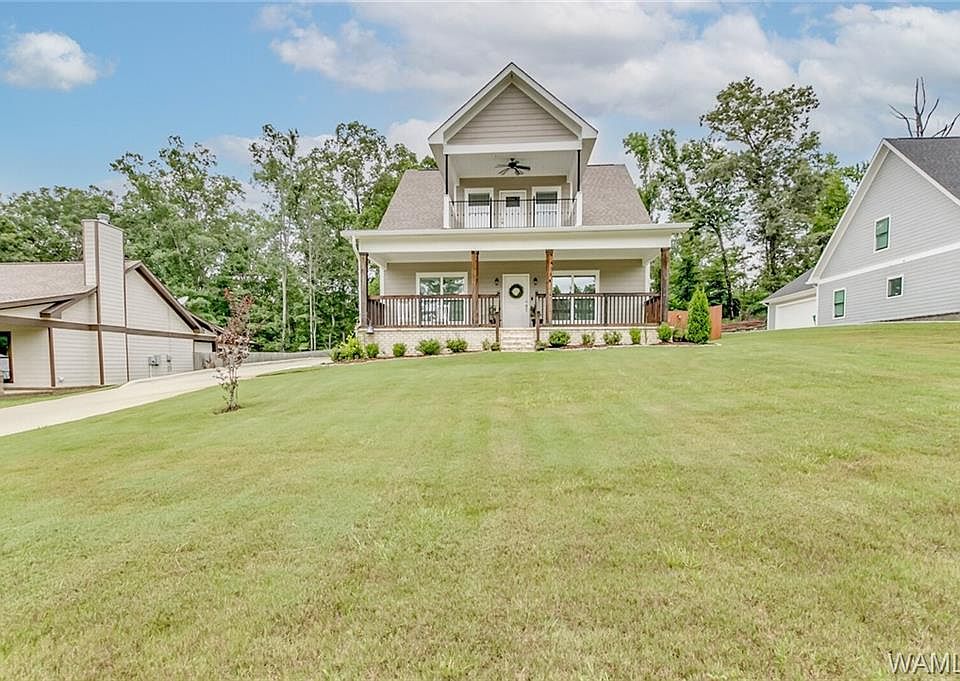 1st image of 10631 Hidden Woods Ln