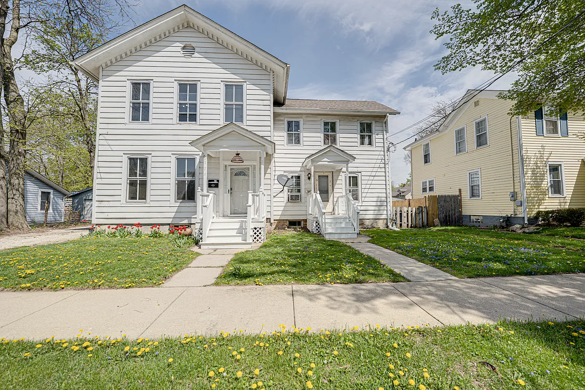 Building Photo - 371 Cedar St